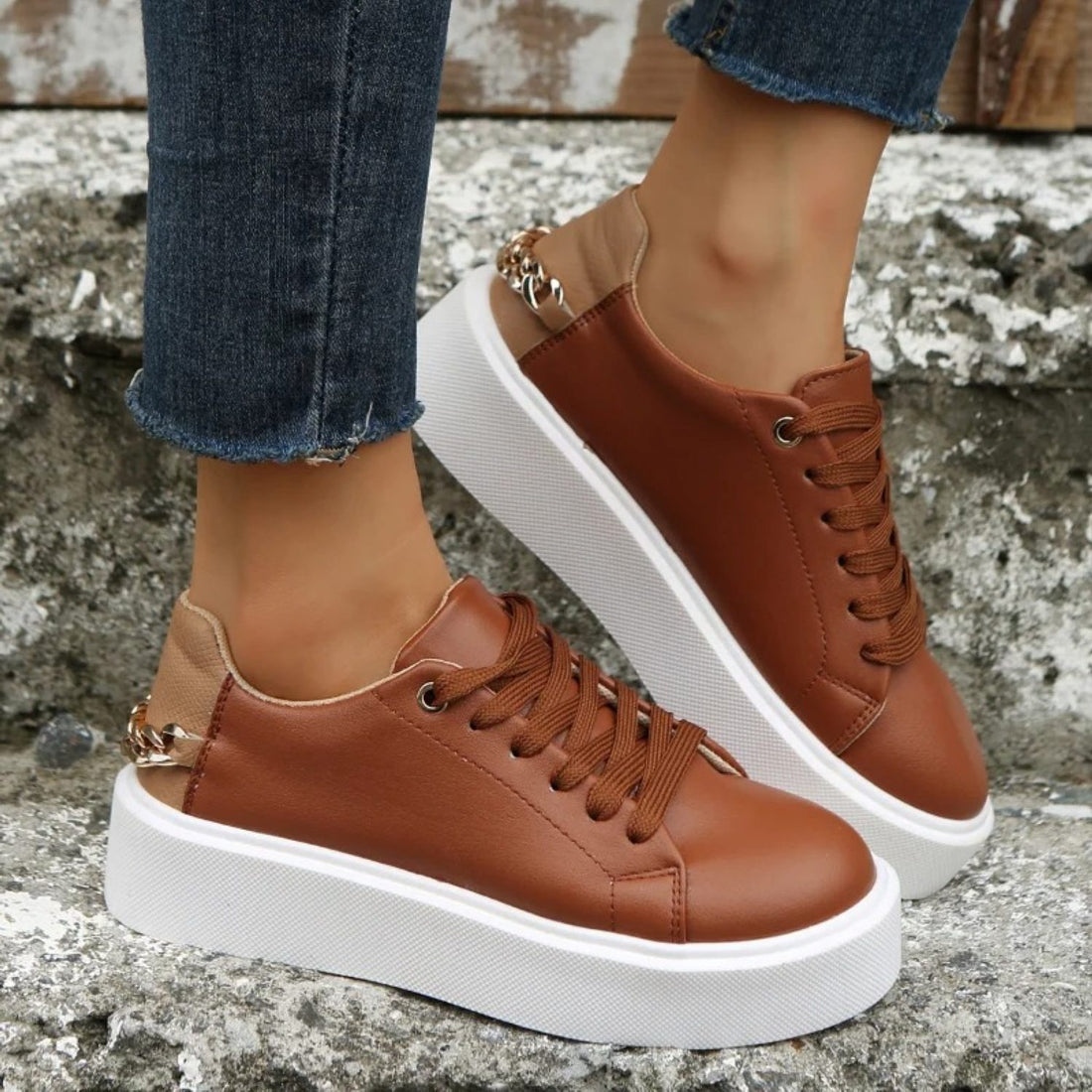 Baskets à Lacets avec Chaîne Métallique pour Femme