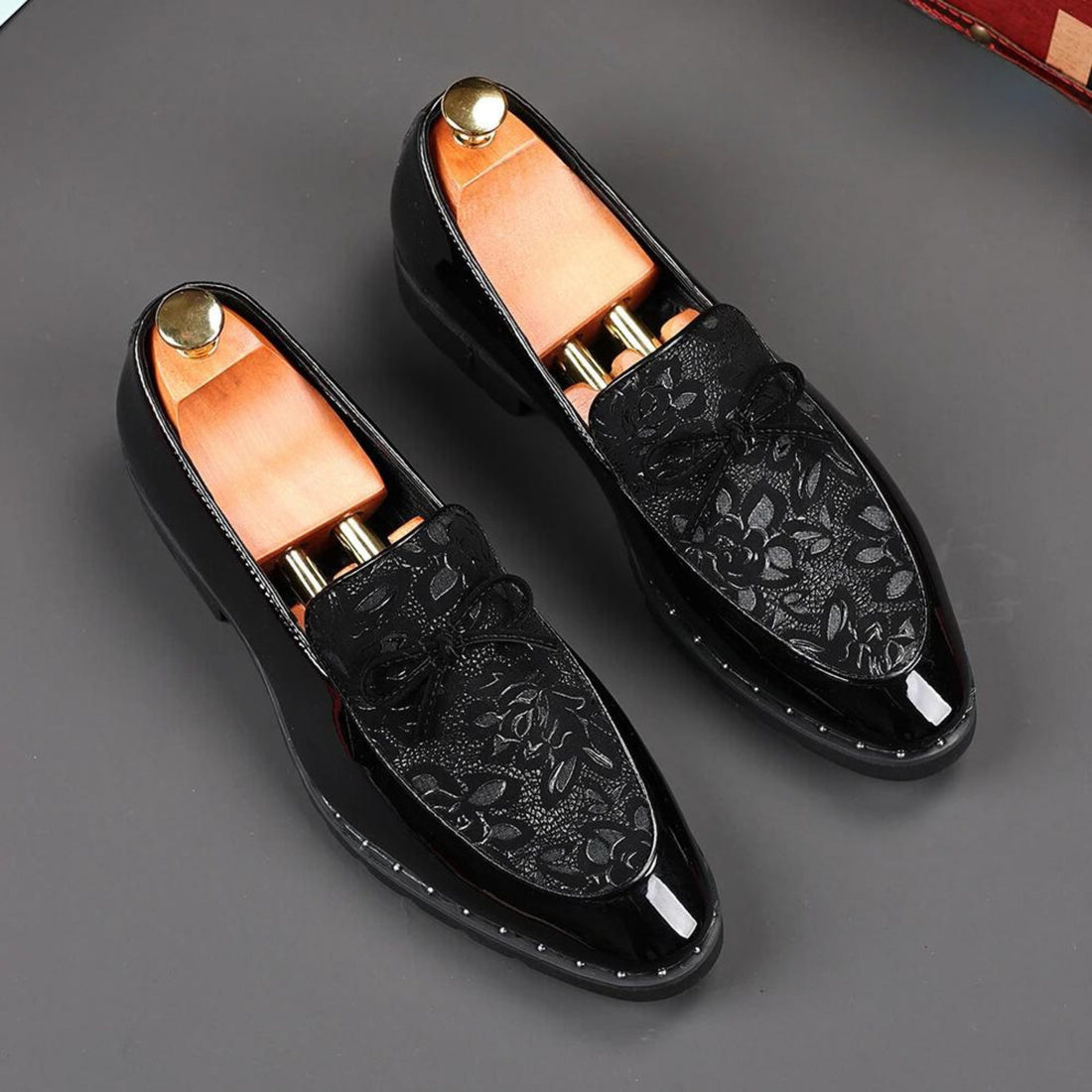 Mocassins Brodés à Bout Pointu pour Homme