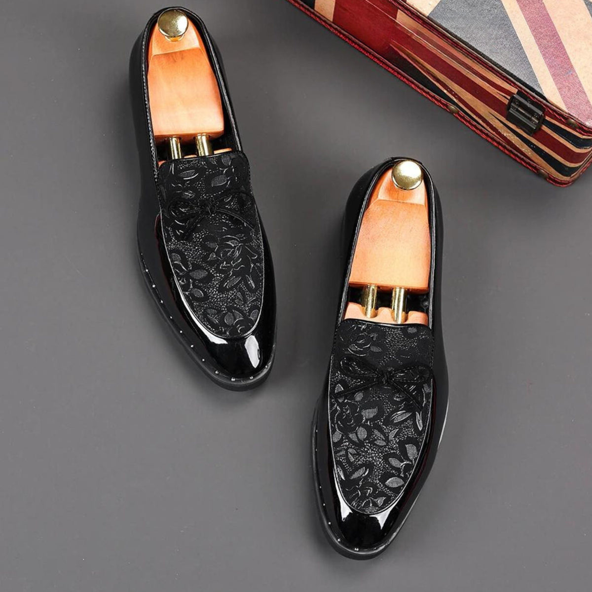 Mocassins Brodés à Bout Pointu pour Homme
