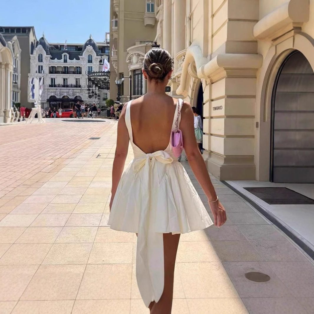 Robe Courte Évasée Col Bénitier pour Femme