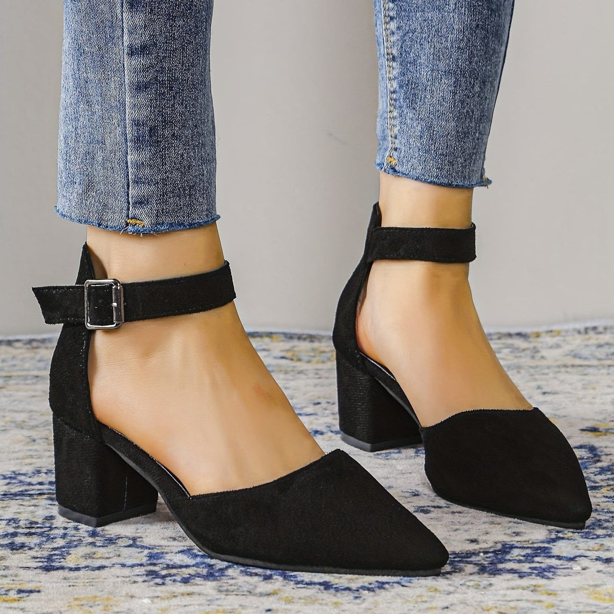 Sandales à Lacets avec Talon Bloc Ajourées pour Femme - Noir