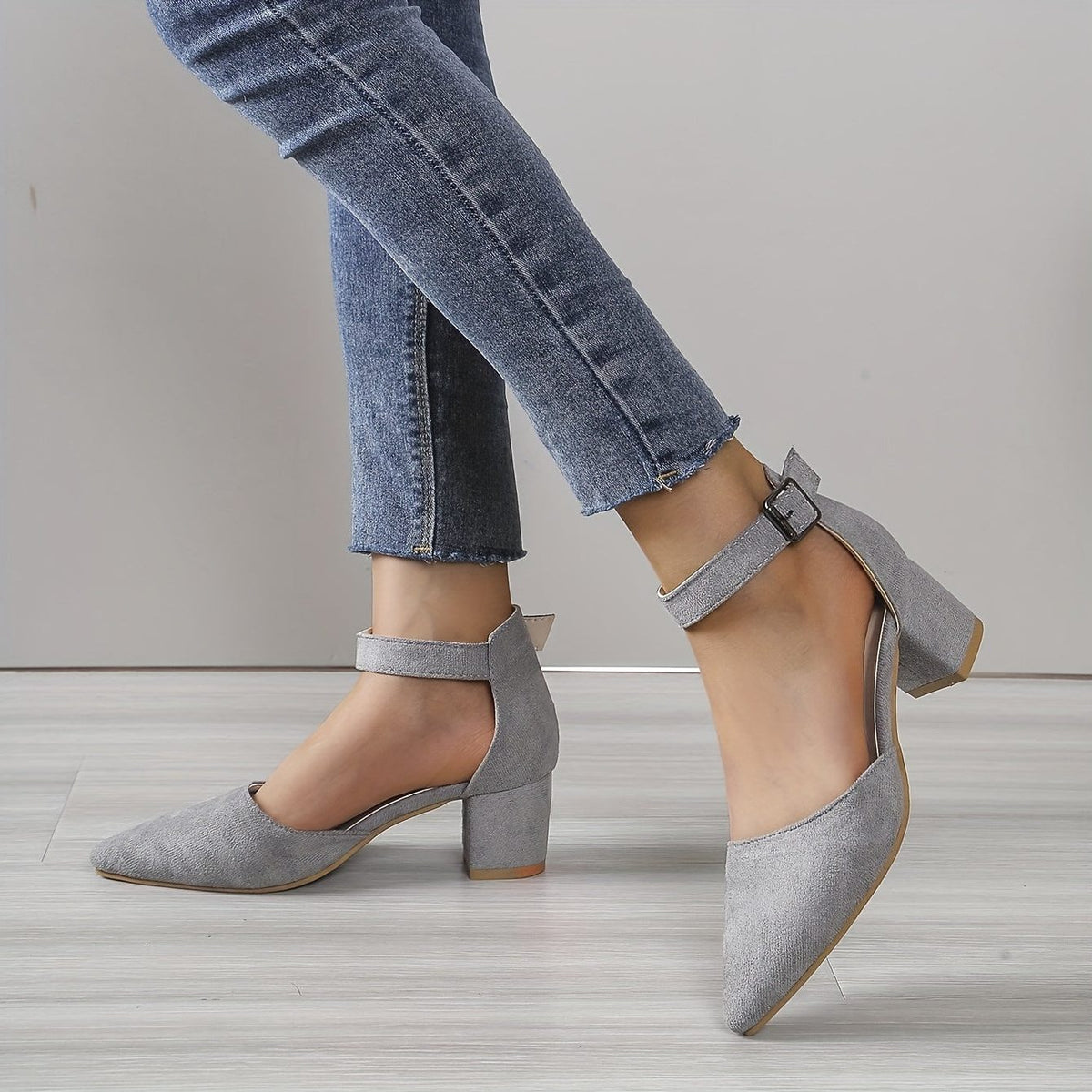 Sandales à Lacets avec Talon Bloc Ajourées pour Femme - Gris clair